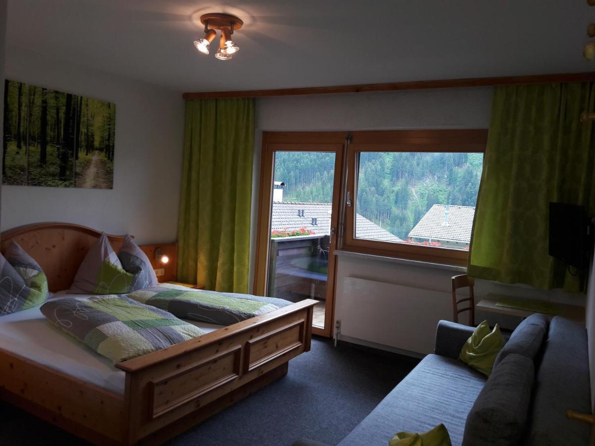Haus Lifinar - Carmen Juen Apartment Sankt Gallenkirch Luaran gambar